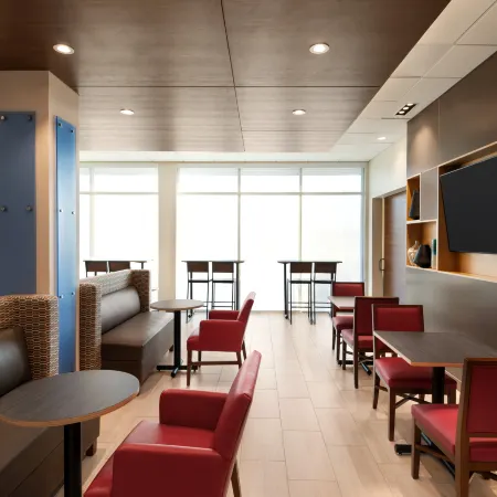 Holiday Inn Express & Suites BEAVER DAM by IHG