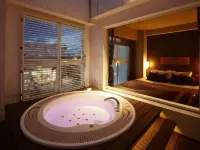 Koko Hotel Fukuoka Tenjin Отели рядом с достопримечательностью «Парк Кего»