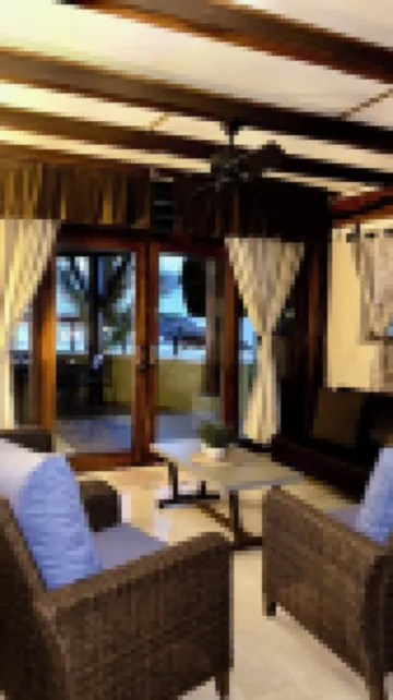 Beachfront 3 Bdrs. Sleeps 7, Staff on Site, Chef, Kayaks, Private Beach