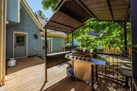 Theatre~Gameroom~Arcade~Playroom