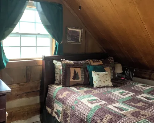Log Cabin Escape - Full Log Cabin Home Hotels in Giles County
