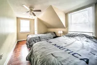 Eastlake Home w/ Patio < 1 Mi to Lake Erie! - Homestays