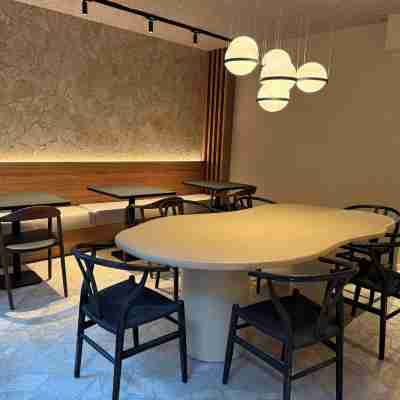 Door9 Hasselt - Digital Hotel Dining/Meeting Rooms