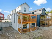 Summer Specials!-Brand New! 1 Mile to Sdc, 2 Arcades, Private Hot Tub, 2 Pools
