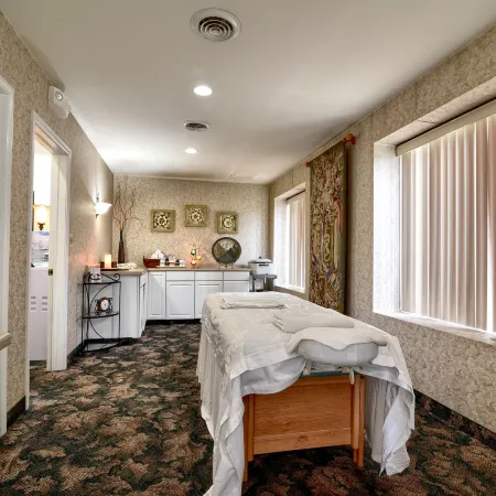 Roosevelt Inn & Suites Saratoga Springs