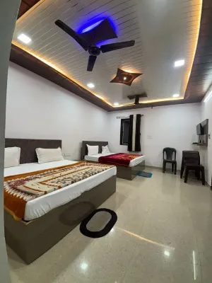 Hotel Moti Palace Hotels near Ramdarbar