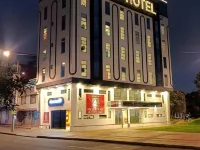 New Hotel Vip Hotels near Suba