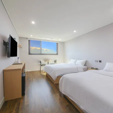 Aroomi Hotel Hyupjae Отели рядом с достопримечательностью «Пляж Хёпчже»