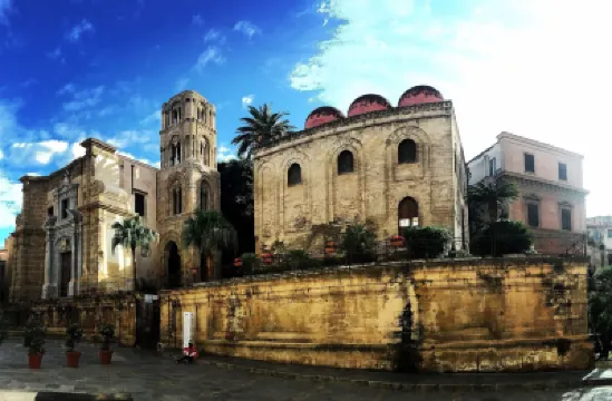 德勒維多利華麗套房飯店 住宿飯店