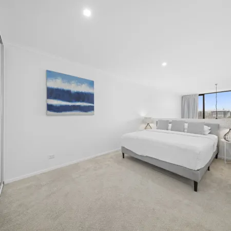 Loft-Style CBD 1-Bed with Rooftop Terrace & BBQ