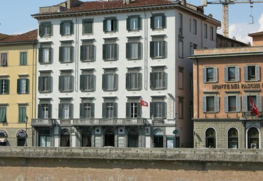 피사 강변 호텔 야경