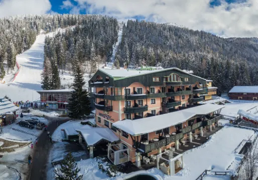 Hotel Spinale 마돈나디깜피글리오 호텔