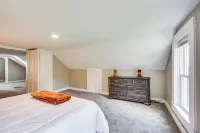 < 1 Mi to Lake: Mtn-view Cabin w/ Porch in Newport - 3-Star