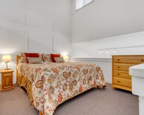 Stylish, Remodeled Condo - Creekside #14 by Bear Valley Vacation Rentals Hotels in Bear Valley