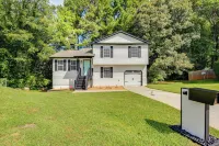 7 Mi to Dtwn ATL: Upscale Family Home w/ Balcony - balcony