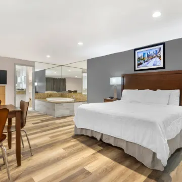 Rodeway Inn Lyons - la Grange Hotels near Seven Seas