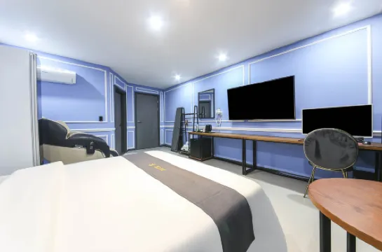 Changwon Jungangdong Business Hotel Hue