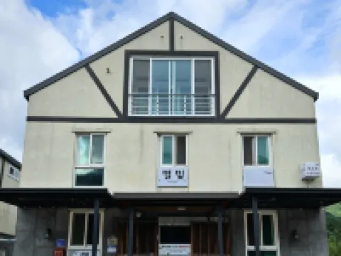 Odaesan Healing Town Byeolbit-Dong Hotels near Woljeongsa Temple & Fir Tree Forest