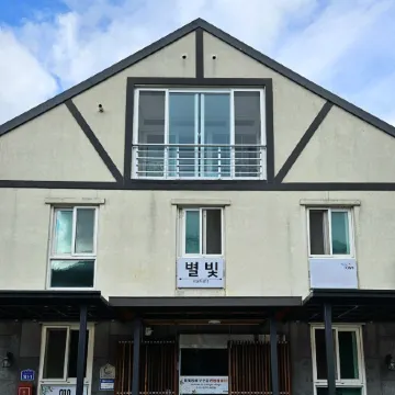 Odaesan Healing Town Byeolbit-Dong Отели рядом с достопримечательностью «Woljeongsa»