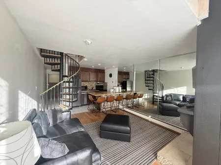 Heart Of Vail Village, Short Walk To Ski Slopes, Across From Solaris