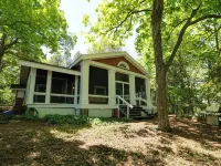 Island Cottage on Evans Lake Boat Rental Required Hôtels à : Comte de Lenawee