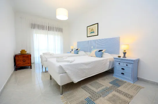 C23 - Parkway Entrance Apartment in Lagos