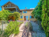 Beautiful farmhouse with private pool - พร้อมระเบียง