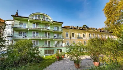 Hotel Spa Hévíz Отели в г. 