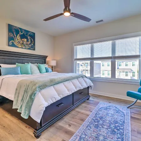 Modern Home w/ Rooftop Deck, Walk to Beach!