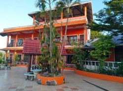 會曬河畔蓬維吉特酒店