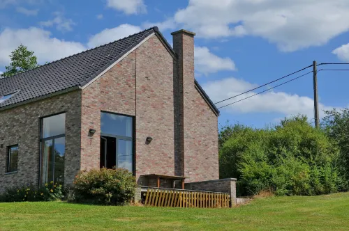 Holiday Home in Ardennes Near Valley of Taste - parking