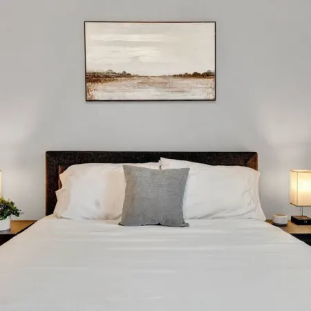 Walk to DT Fast Wi-fi + Long Stay Equipped!