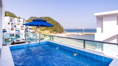 Geojae Sunstay Poolvilla โรงแรมใกล้สวนสนุกเเมงจงจุค