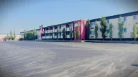 Baymont by Wyndham Edson - parking