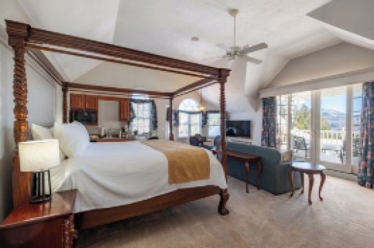 Nordic Village Condominium Resort