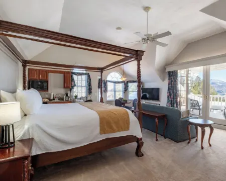 Nordic Village Condominium Resort Hotels in Bartlett