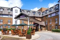 Premier Inn London Gatwick Airport (A23 Airport Way) Hotel - Park Yeri