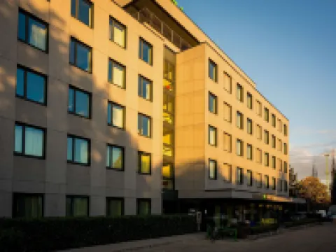 Ibis Styles Budapest Citywest Hotel di 
