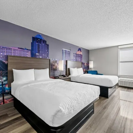 High Point Inn & Suites