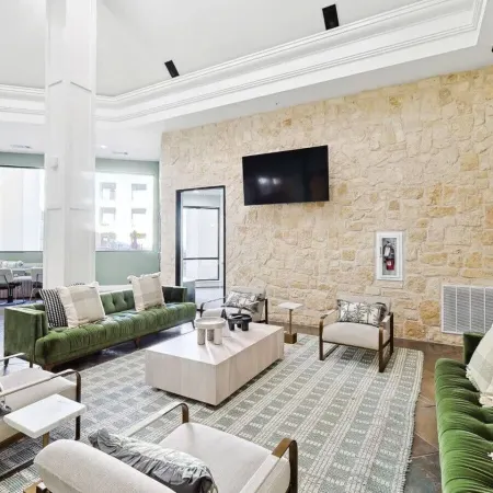 Luxe 1 Bedroom With Pool Near Toyota HQ & Legacy West