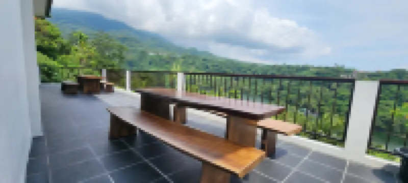 Gajah 12 Lake View Resort