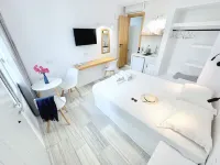 Castellino Naxos Hotels near Portara
