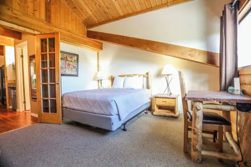 The Boulder Creek Lodge