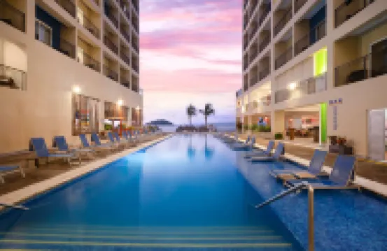 迪卡梅隆碼頭酒店華美達全包度假村