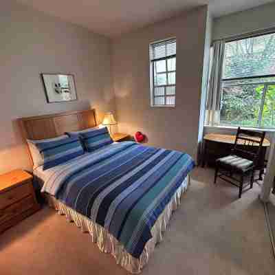 Kits beach garden apartment. PETS+Children Welcome Rooms