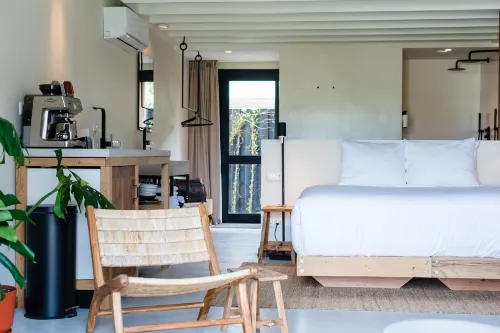 Van Heeckeren Apartments & Suites Nes - Boutique