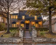 The Big Tulsan- 8 beds, pool, game room, BBQ!