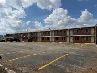 Deluxe Inn Hotels in Mauldin