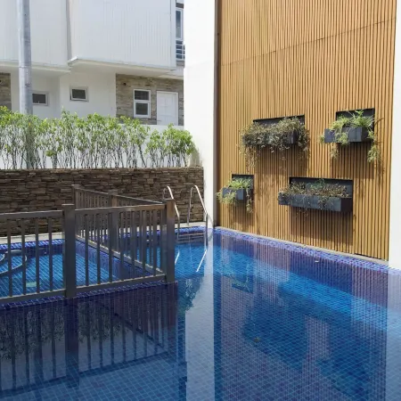 Verdant Villas