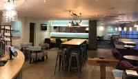 Premier Inn Watford Central - parking